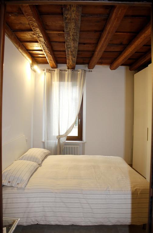Centre 2 Bedroom Flat Верона Екстериор снимка