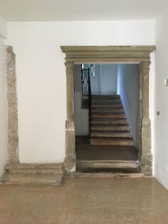 Centre 2 Bedroom Flat Верона Екстериор снимка